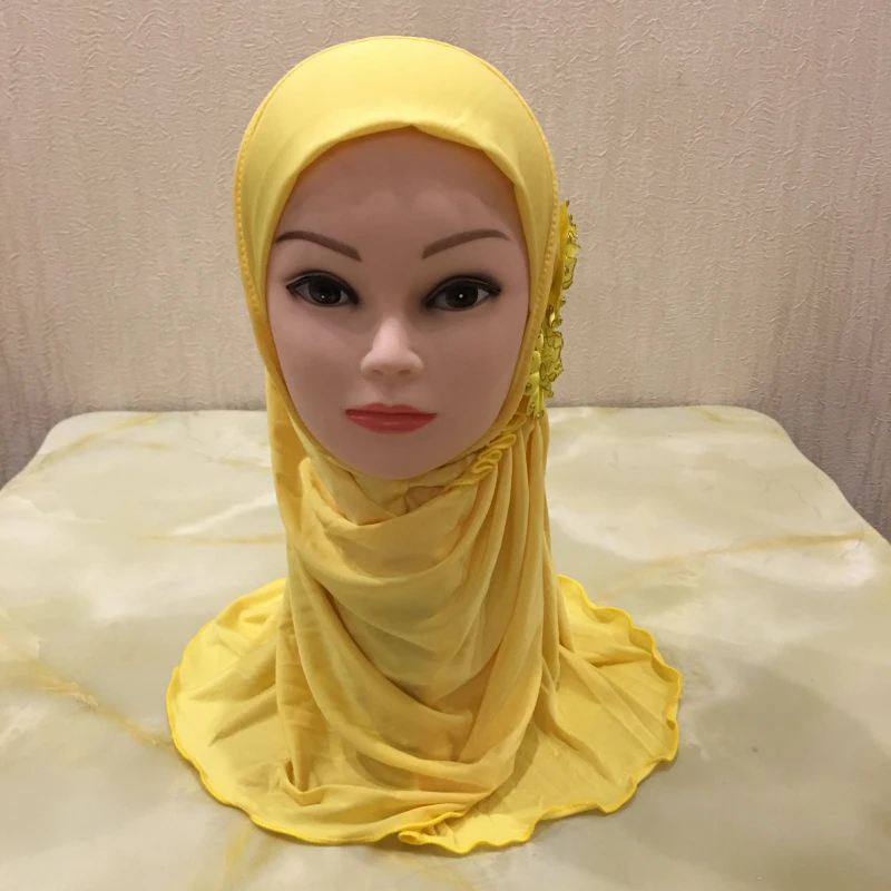 Beautiful Small Girl Hijab Scarf with Flowers Fit 2-7 Years Old Muslim Kids Pull On Islamic Scarf Shawl Headscarf Wholesale 50cm Beautiful Small Girl Hijab Scarf with Flowers Fit 2-7 Years Old Muslim Kids Pull On Islamic Scarf Shawl Headscarf Wholesale 50cm