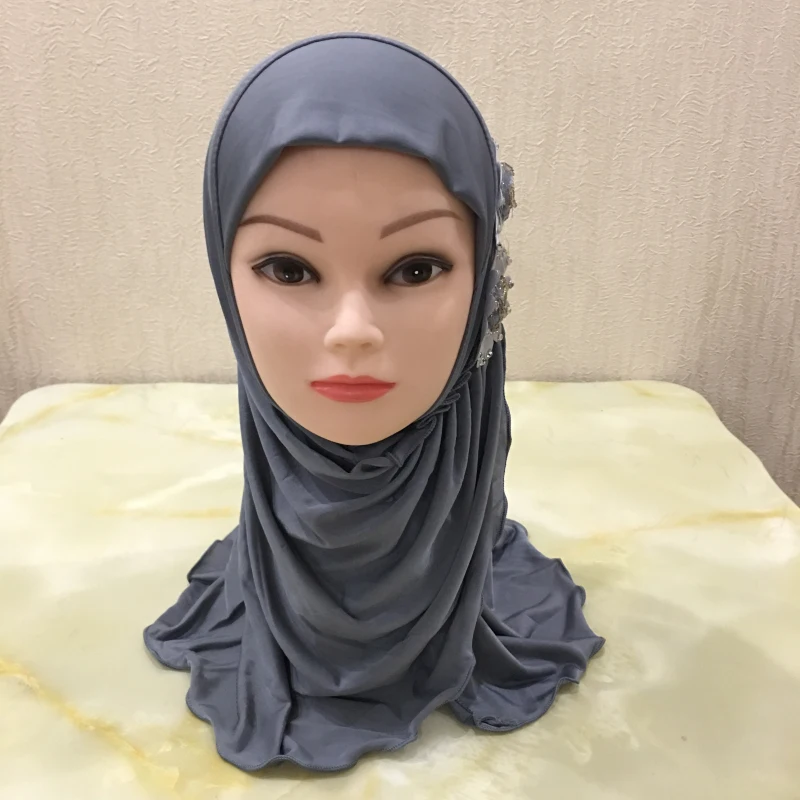 Beautiful Small Girl Hijab Scarf with Flowers Fit 2-7 Years Old Muslim Kids Pull On Islamic Scarf Shawl Headscarf Wholesale 50cm Beautiful Small Girl Hijab Scarf with Flowers Fit 2-7 Years Old Muslim Kids Pull On Islamic Scarf Shawl Headscarf Wholesale 50cm