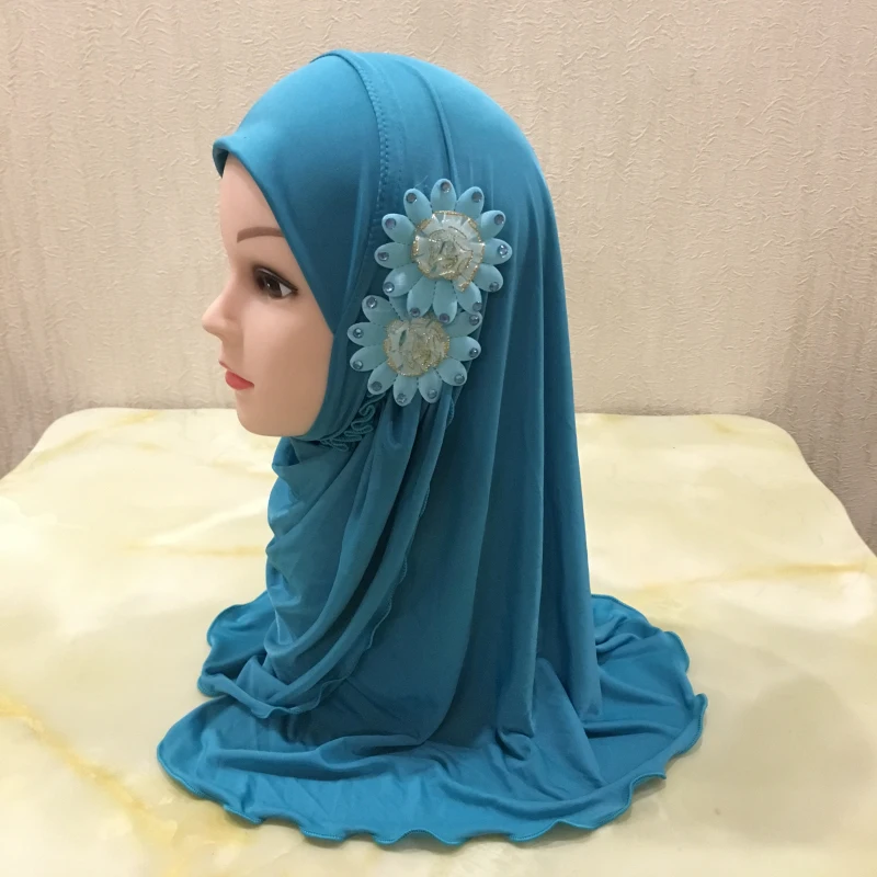 Beautiful Small Girl Hijab Scarf with Flowers Fit 2-7 Years Old Muslim Kids Pull On Islamic Scarf Shawl Headscarf Wholesale 50cm Beautiful Small Girl Hijab Scarf with Flowers Fit 2-7 Years Old Muslim Kids Pull On Islamic Scarf Shawl Headscarf Wholesale 50cm