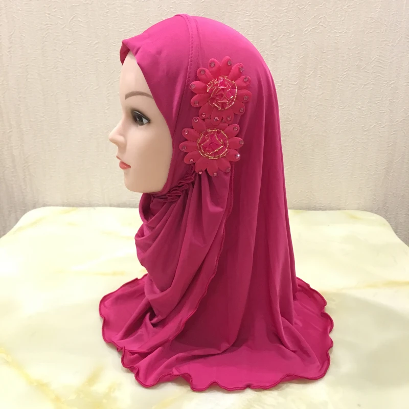 Beautiful Small Girl Hijab Scarf with Flowers Fit 2-7 Years Old Muslim Kids Pull On Islamic Scarf Shawl Headscarf Wholesale 50cm Beautiful Small Girl Hijab Scarf with Flowers Fit 2-7 Years Old Muslim Kids Pull On Islamic Scarf Shawl Headscarf Wholesale 50cm