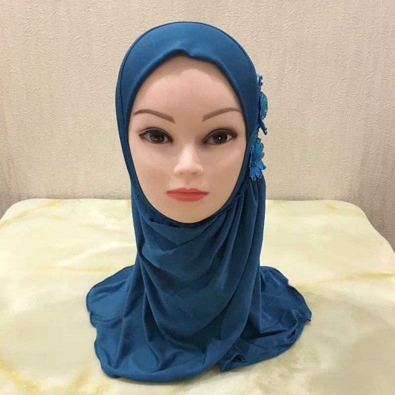 Beautiful Small Girl Hijab Scarf with Flowers Fit 2-7 Years Old Muslim Kids Pull On Islamic Scarf Shawl Headscarf Wholesale 50cm Beautiful Small Girl Hijab Scarf with Flowers Fit 2-7 Years Old Muslim Kids Pull On Islamic Scarf Shawl Headscarf Wholesale 50cm