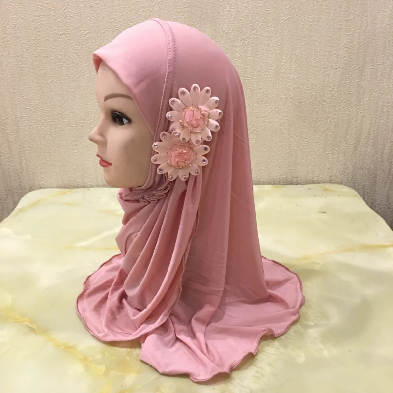 Beautiful Small Girl Hijab Scarf with Flowers Fit 2-7 Years Old Muslim Kids Pull On Islamic Scarf Shawl Headscarf Wholesale 50cm Beautiful Small Girl Hijab Scarf with Flowers Fit 2-7 Years Old Muslim Kids Pull On Islamic Scarf Shawl Headscarf Wholesale 50cm