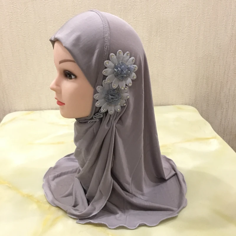 Beautiful Small Girl Hijab Scarf with Flowers Fit 2-7 Years Old Muslim Kids Pull On Islamic Scarf Shawl Headscarf Wholesale 50cm Beautiful Small Girl Hijab Scarf with Flowers Fit 2-7 Years Old Muslim Kids Pull On Islamic Scarf Shawl Headscarf Wholesale 50cm