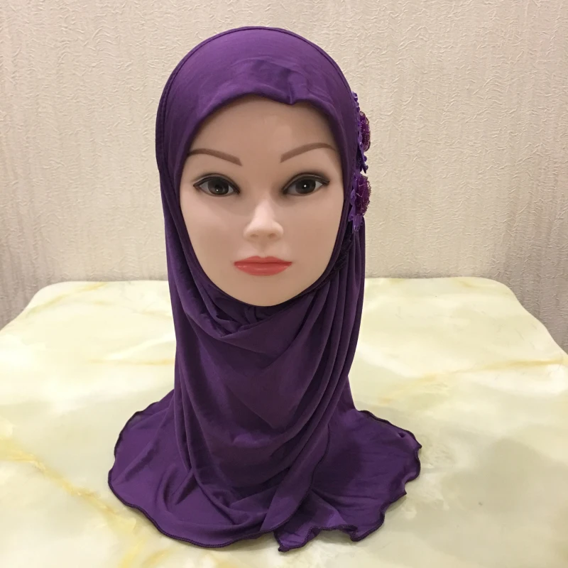 Beautiful Small Girl Hijab Scarf with Flowers Fit 2-7 Years Old Muslim Kids Pull On Islamic Scarf Shawl Headscarf Wholesale 50cm Beautiful Small Girl Hijab Scarf with Flowers Fit 2-7 Years Old Muslim Kids Pull On Islamic Scarf Shawl Headscarf Wholesale 50cm