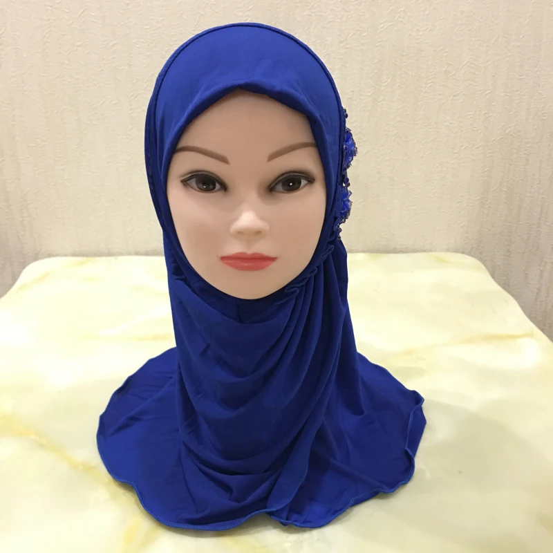 Beautiful Small Girl Hijab Scarf with Flowers Fit 2-7 Years Old Muslim Kids Pull On Islamic Scarf Shawl Headscarf Wholesale 50cm Beautiful Small Girl Hijab Scarf with Flowers Fit 2-7 Years Old Muslim Kids Pull On Islamic Scarf Shawl Headscarf Wholesale 50cm