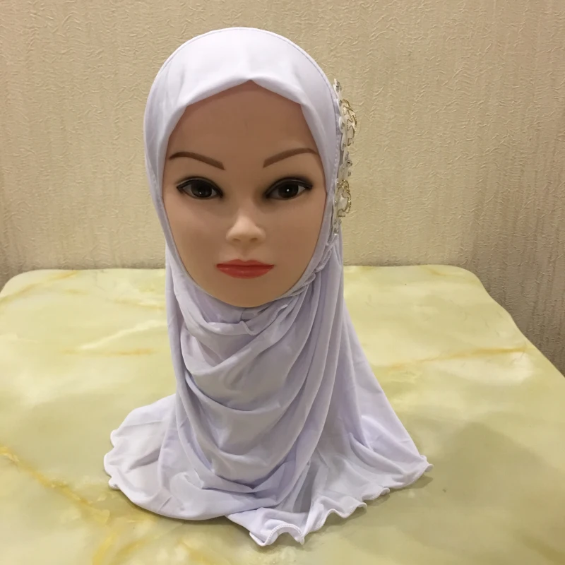 Beautiful Small Girl Hijab Scarf with Flowers Fit 2-7 Years Old Muslim Kids Pull On Islamic Scarf Shawl Headscarf Wholesale 50cm Beautiful Small Girl Hijab Scarf with Flowers Fit 2-7 Years Old Muslim Kids Pull On Islamic Scarf Shawl Headscarf Wholesale 50cm