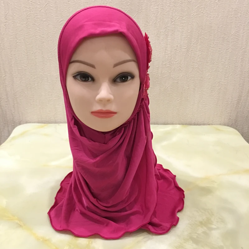 Beautiful Small Girl Hijab Scarf with Flowers Fit 2-7 Years Old Muslim Kids Pull On Islamic Scarf Shawl Headscarf Wholesale 50cm Beautiful Small Girl Hijab Scarf with Flowers Fit 2-7 Years Old Muslim Kids Pull On Islamic Scarf Shawl Headscarf Wholesale 50cm