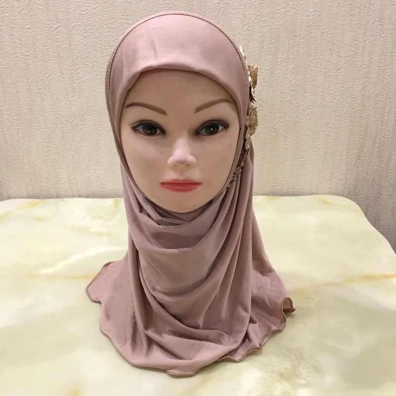 Beautiful Small Girl Hijab Scarf with Flowers Fit 2-7 Years Old Muslim Kids Pull On Islamic Scarf Shawl Headscarf Wholesale 50cm Beautiful Small Girl Hijab Scarf with Flowers Fit 2-7 Years Old Muslim Kids Pull On Islamic Scarf Shawl Headscarf Wholesale 50cm
