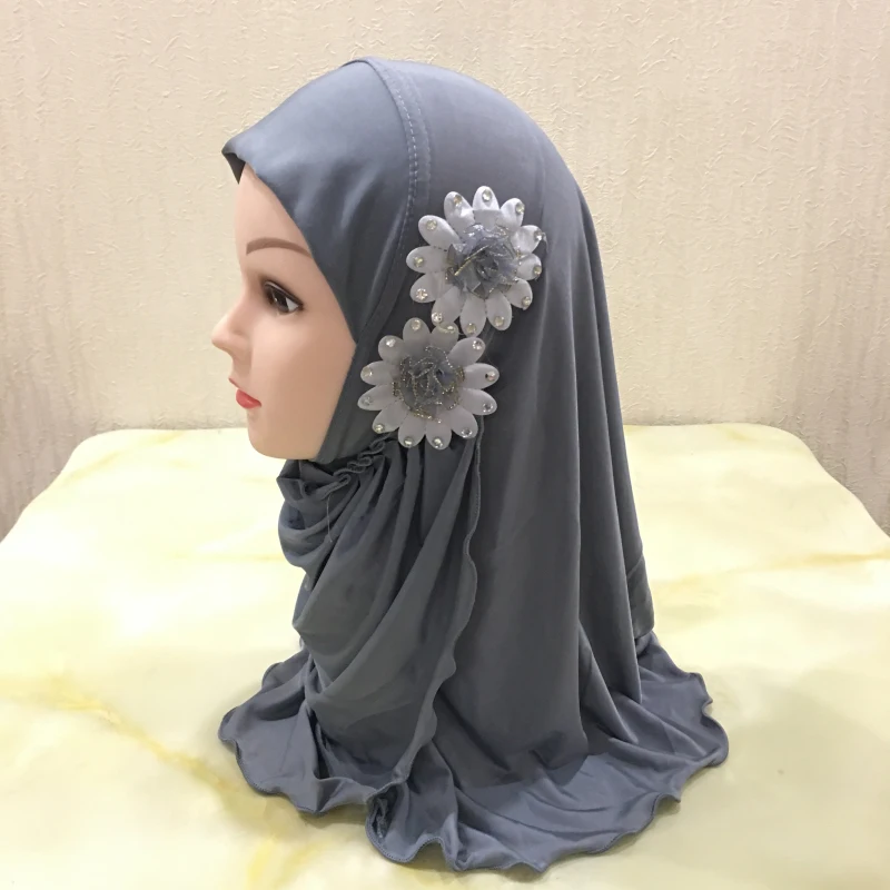 Beautiful Small Girl Hijab Scarf with Flowers Fit 2-7 Years Old Muslim Kids Pull On Islamic Scarf Shawl Headscarf Wholesale 50cm Beautiful Small Girl Hijab Scarf with Flowers Fit 2-7 Years Old Muslim Kids Pull On Islamic Scarf Shawl Headscarf Wholesale 50cm