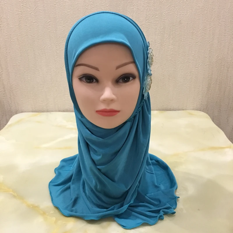Beautiful Small Girl Hijab Scarf with Flowers Fit 2-7 Years Old Muslim Kids Pull On Islamic Scarf Shawl Headscarf Wholesale 50cm Beautiful Small Girl Hijab Scarf with Flowers Fit 2-7 Years Old Muslim Kids Pull On Islamic Scarf Shawl Headscarf Wholesale 50cm