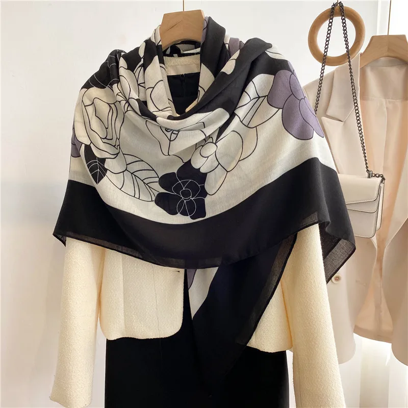 42 Designs Spain Brand Lovely Floral Square Viscose Shawl Scarf Lady Print Soft Wrap Pashmina Bufandas Muslim Hijab 135*135Cm