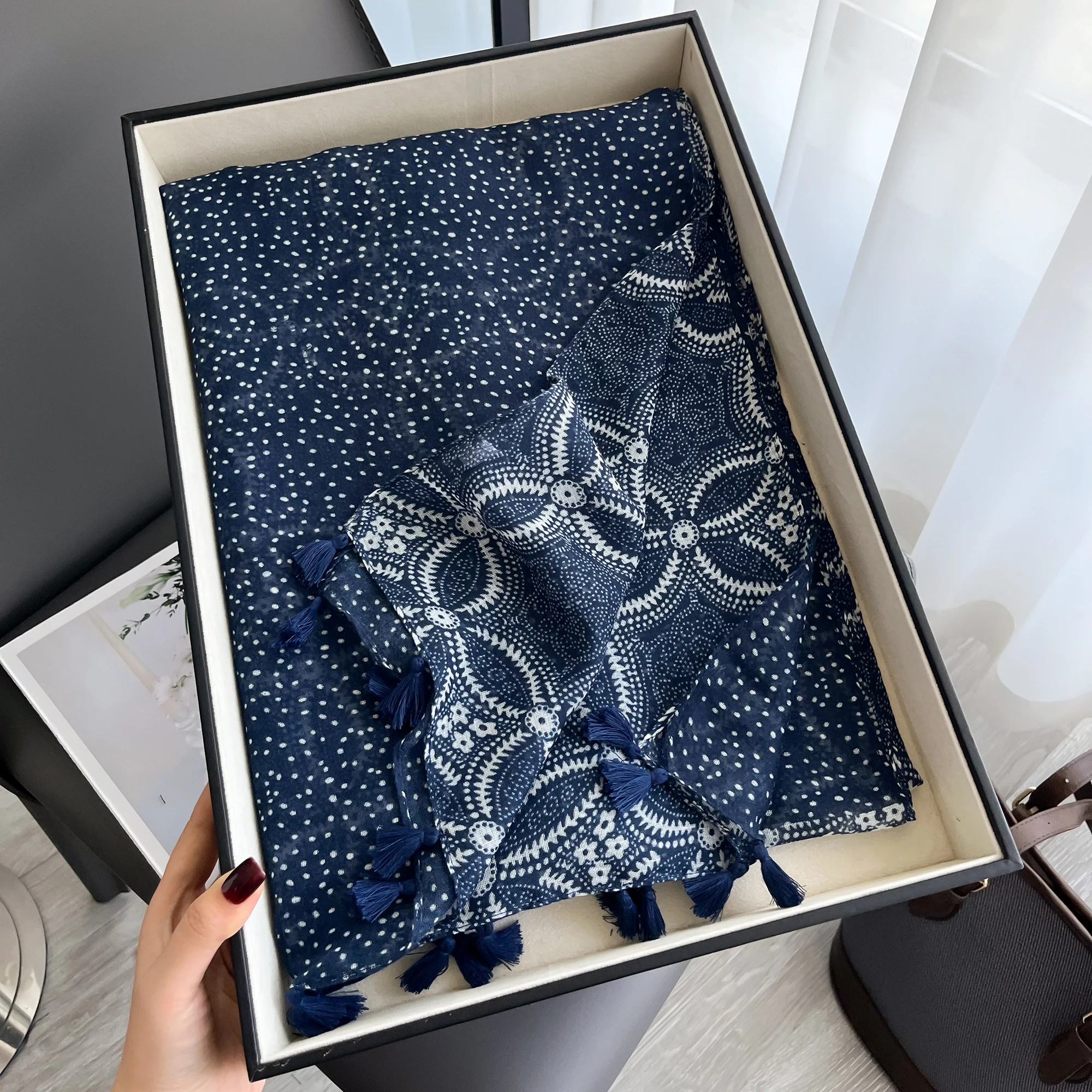 2024 New Fashion Summer Women Scarf Bohemia Flower Beach Hijab Shawls and Wraps Female Foulard Echarpe Designer Pashmina Bandana