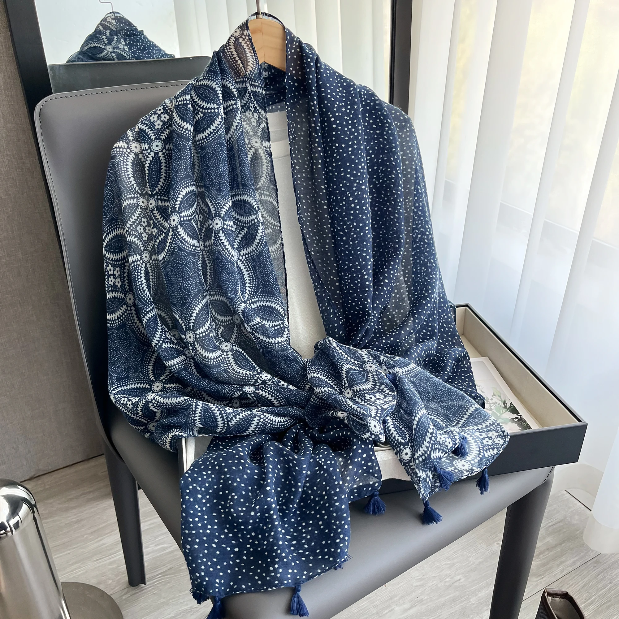 2024 New Fashion Summer Women Scarf Bohemia Flower Beach Hijab Shawls and Wraps Female Foulard Echarpe Designer Pashmina Bandana