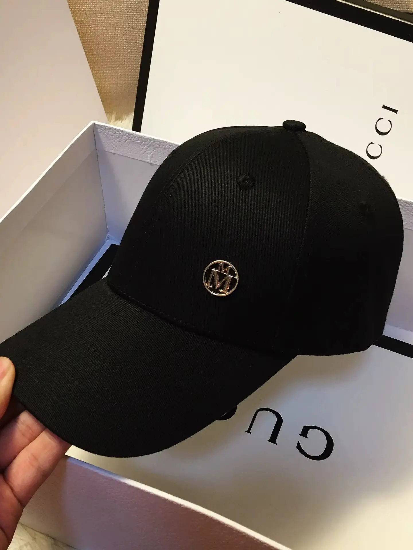 Fashion New Baseball Cap All-match Trendy People Street Sunshade Black Cap Men and Women Couple White Internet Red Hat Fashion New Baseball Cap All-match Trendy People Street Sunshade Black Cap Men and Women Couple White Internet Red Hat
