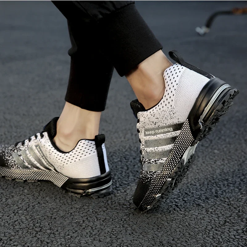 New men's and women's flying mesh surface spring summer breathable casual sports shoes flat vulcanized couple running big size48